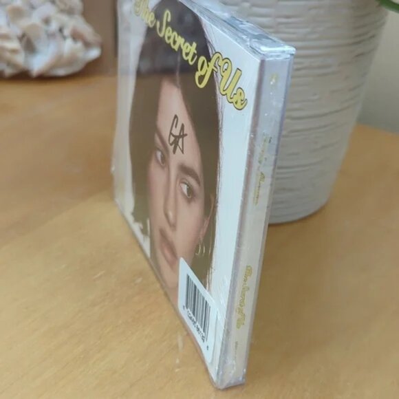 Gracie Abrams The Secret of Us CD With Sined Insert Brand New - Picture 6 of 7